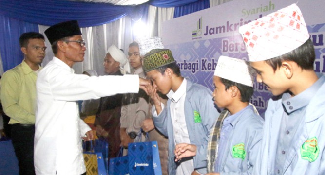 Ulang Tahun, Jamkrindo Santuni Anak Yatim