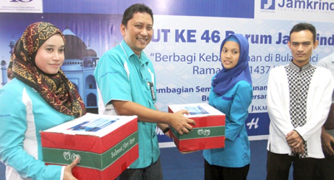 Bagikan 5.195 Paket Sembako Gratis