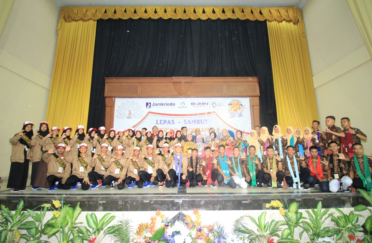 Perum Jamkrindo Ajak Siswa Gorontalo Mengenal Nusantara