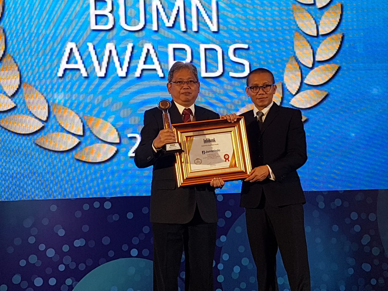 Jamkrindo Raih Penghargaan Golden Trophy Infobank BUMN Award 2018