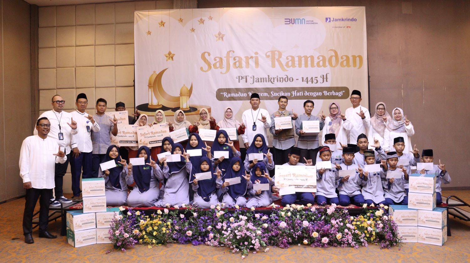 Gelar Safari Ramadan, Jamkrindo Lakukan Kegiatan Sosial di Purwakarta